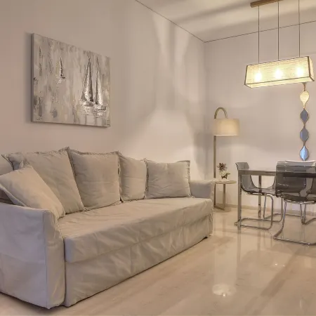 L' Apartment Blanc Dans le Centre de Glyfada