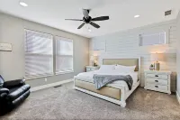 Large Modern 6 Bedroom Farmhouse with Custom Theat