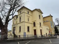 Promenaden Hotel