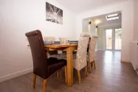 Cozy 3-Bedroom Home in Luton - Homestays