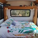 Off-Grid Renovated tour bus Adventure! Hotels near Kula Kai Caverns