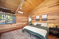 Snowline Lodge with Indoor Pool, Pickleball, Hot Tub and Disc Golf!