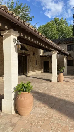 Domaine de la Reynaude Отели в г. Мерендоль