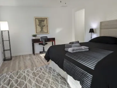Tranquil Retreat Hotels near St. Lawrence Catholic Church