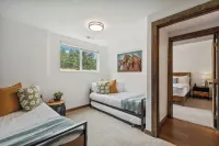 Spacious Getaway, Central Location, Family Friendly