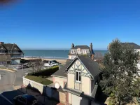 Hôtel de la Plage Hotels in Heuland