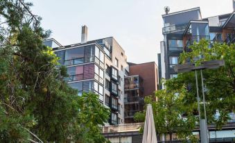 2Ndhomes Deluxe Studio w Sauna & Balcony