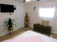 Detached Guest Suite / Beaches + St. Pete Hotspots