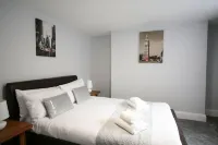 Friary House Serviced Apartments by Roomsbooked - 24Hr Reception فنادق في غلوسيستر