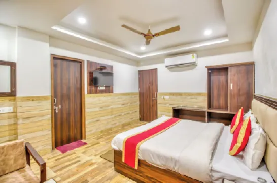 Vishnu Lok Hotels near Dehradun Train Station