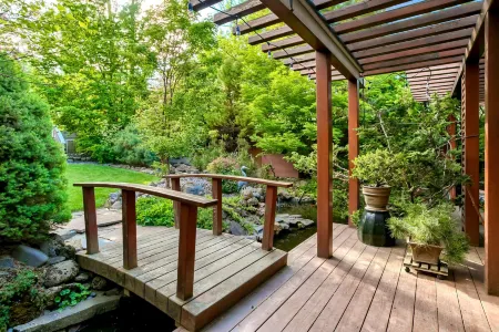 A Cowslip's Belle Inn