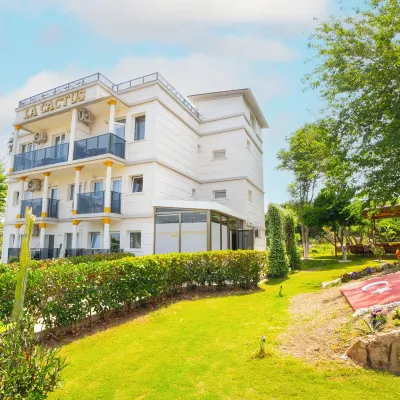La Cactus Boutique Hotel Hotels near Konyaaltı Beaches