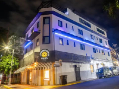 The Looking Glass Hotel Hotels near Museum of Contemporary Art