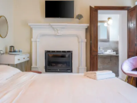 Essentia Guest House Hotels in Faggeto Lario