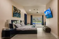 Beautiful 4-bedroom House in Charming Location - Heated Pool - Near Beach