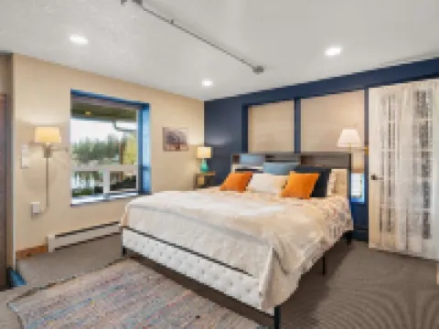 Cozy, comfortable, peaceful, unique lakeside house w beautiful views/Olympia Hoteles en Lacey