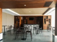 Brand New 2Br the Branz Apartment Hotels in Pagedangan