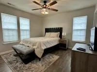 Beautiful Modern House 5 minutes To Downtown Raleigh Hotels near Lake Wheeler Rd