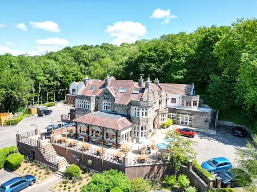 Sidcot Arms Hotels in Winscombe