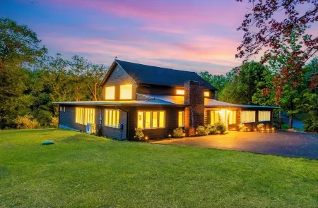 Hot Tub, Game Room, Sauna, Tennis Court, Pond