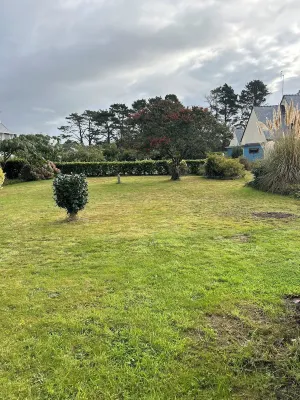 Large Noé-Breton house with large garden and fireplace Hotels in Treffiagat