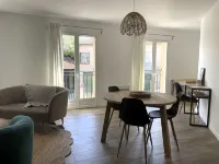 Bright & Cosy 2-Bed Apartment