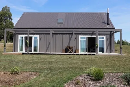 Beautiful Wairarapa views, short drive to all Martinborough has to offer Отели в г. Мартинборо