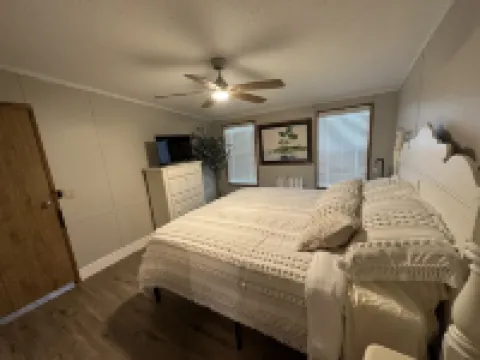 Waterfront Fishing Retreat.  Near Dunns Creek, Crescent Lake, St John's River