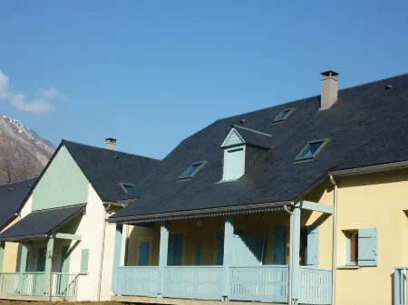 RENTAL NEW CHALET CAUTERETS 3 P 5 PEOPLE TOWN CENTER PARKING TERRACE