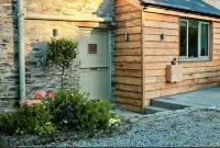 A beautiful luxury apartment 2.5 miles from Fowey - Dog friendly. Tregrehan Garden附近的飯店