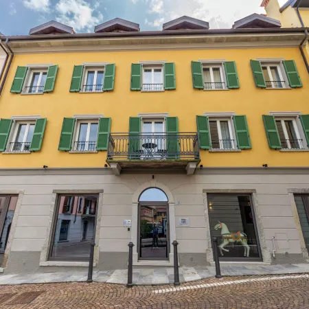 Arona Palace