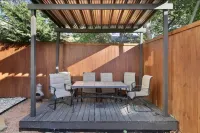 *Stylish Condo 2 Min from Lower Greenville*