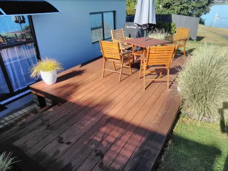 HARBOURSIDE GETAWAY!!! Отели в г. Уан Три Пойнт