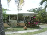 Detached apartment in villa Hotels in Deshaies