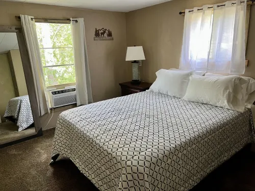 Grizzly Den ~ Less than 15 minutes to Glacier National Park! فنادق في Flathead County