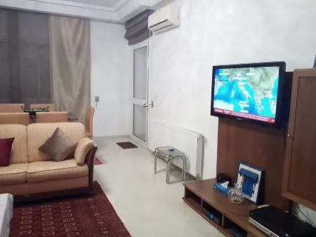 Very well equipped apartment, 2 bedrooms, living room, guarded parking