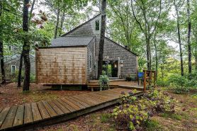 Welcome to Wellfleet! Classically Modern, Woodsy and Serene.