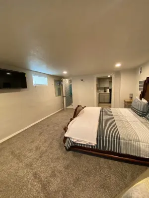 Cozy Basement Apartment
