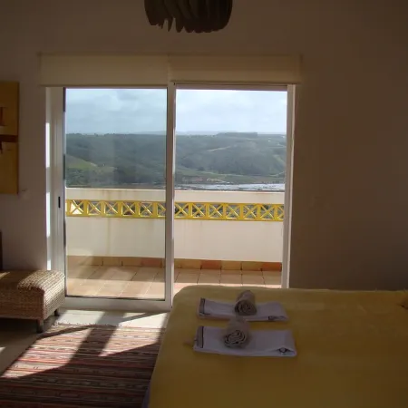 Bright and spacious with breathtaking views of the national park