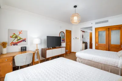 What a view! Oceanfront Studio, Superb Location, very central!