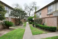 PRIVATE CONDO IN SPRING BRANCH