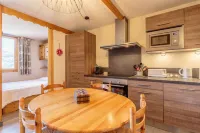duplex 6 beds center station Les COCHES. domain MONTCHAVIN LA PLAGNE Hotels in Bellentre