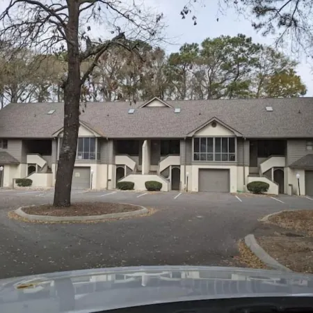 Perfect Vacation Rental! Beach, Golf, Pool & more. Pet friendly!