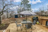 Hot Tub Delight, King Beds & Unforgettable Moments Hotels near New Sudbury Centre