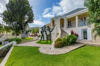 Moko Jumbie House - "Historic Suite" A Modern 1-Bedroom Oasis.