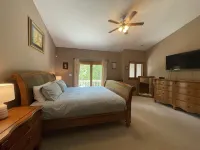 Perfect Waterfront Getaway With Covered Dock Hotels in Campbell County