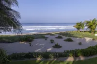 Private Luxurious Resort Right on the Ocean - Casa De Los Sueños