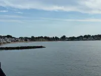 Perfect for family/corporate, Strategic location, 2mi Yale, 2.8 mi Airport,