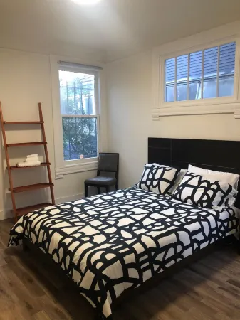 Relaxed and Spacious 2 BR Apartment with a Patio Отели рядом с достопримечательностью «African American Museum and Library»