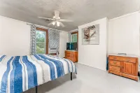 Awesome House, 5 minutes to DT, 2 miles to Stadium and Ruby Memorial!